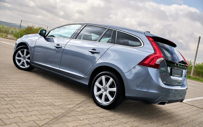Volvo V60 cena 57800 przebieg: 207000, rok produkcji 2017 z Zawiercie małe 781